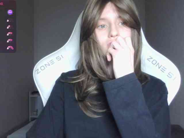 Helga_Pataki webcam