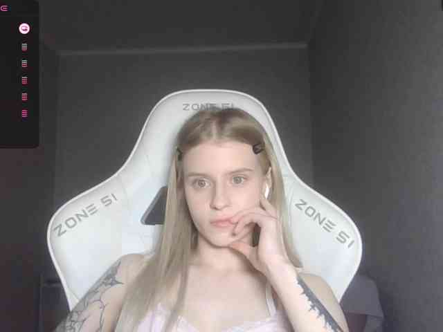Helga_Pataki webcam