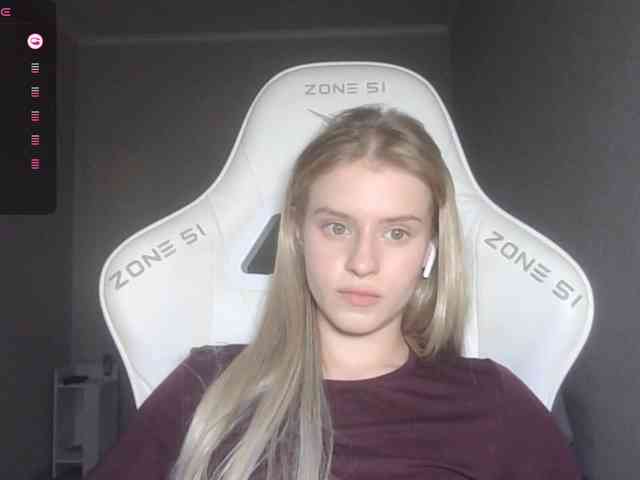 Helga_Pataki webcam