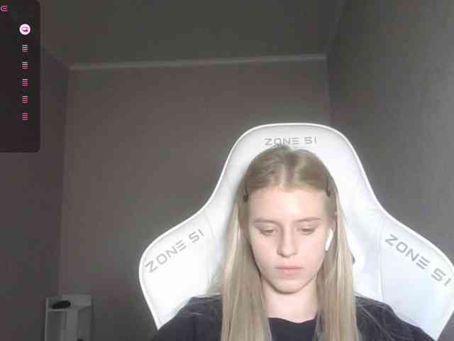 Helga_Pataki webcam