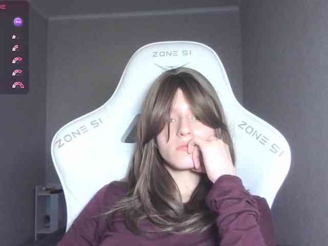 Helga_Pataki webcam