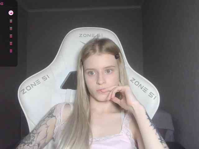 Helga_Pataki webcam