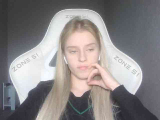 Helga_Pataki webcam