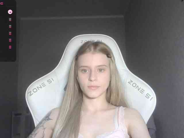 Helga_Pataki webcam