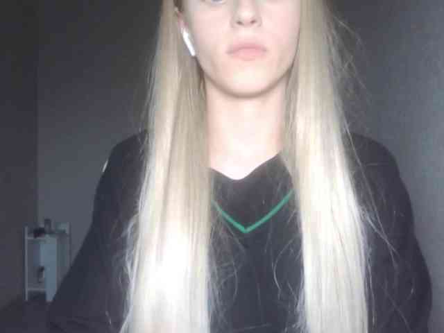 Helga_Pataki webcam