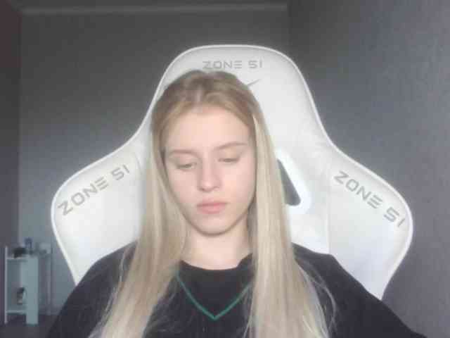Helga_Pataki webcam