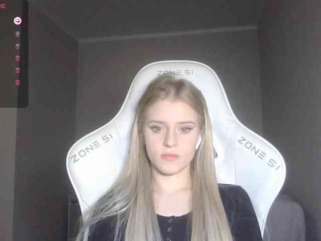 Helga_Pataki webcam