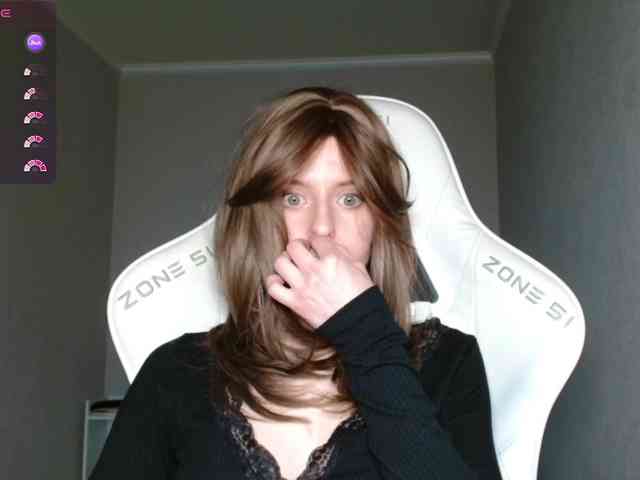 Helga_Pataki webcam