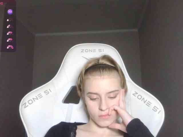 Helga_Pataki webcam