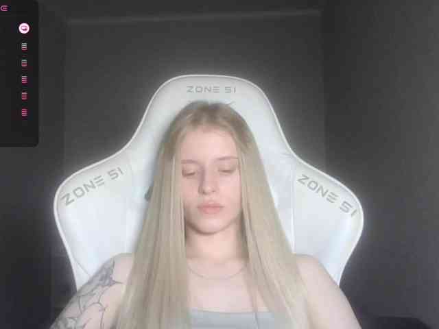 Helga_Pataki webcam