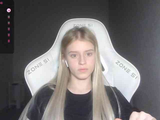 Helga_Pataki webcam