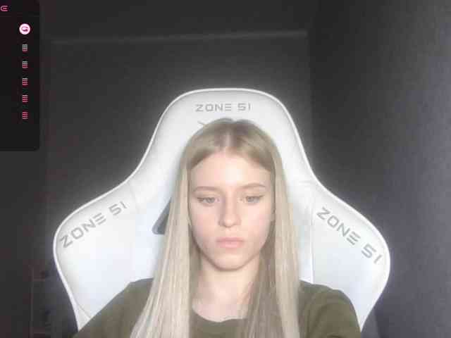 Helga_Pataki webcam
