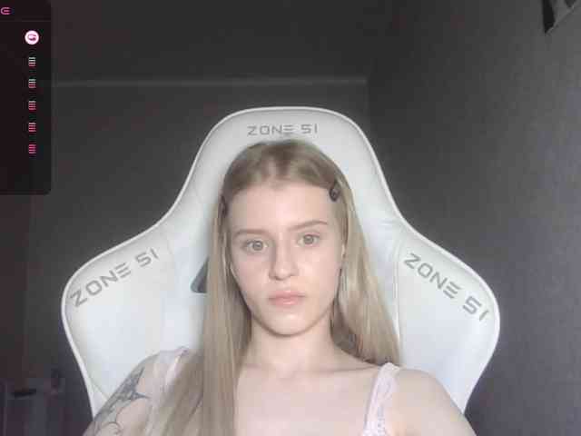 Helga_Pataki webcam