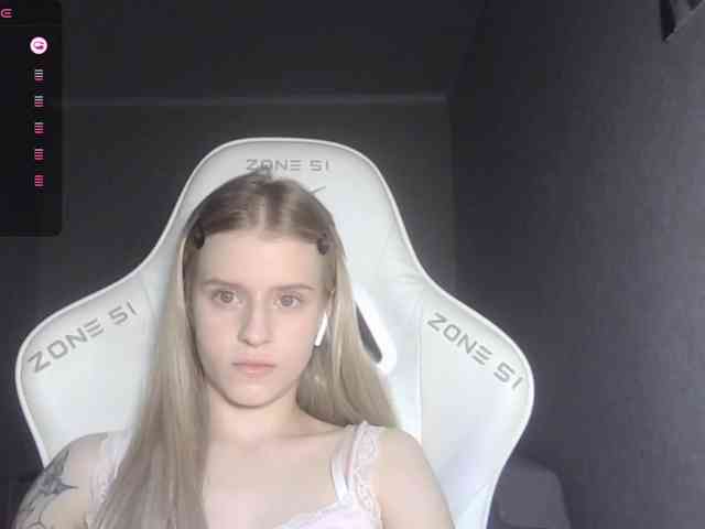 Helga_Pataki webcam