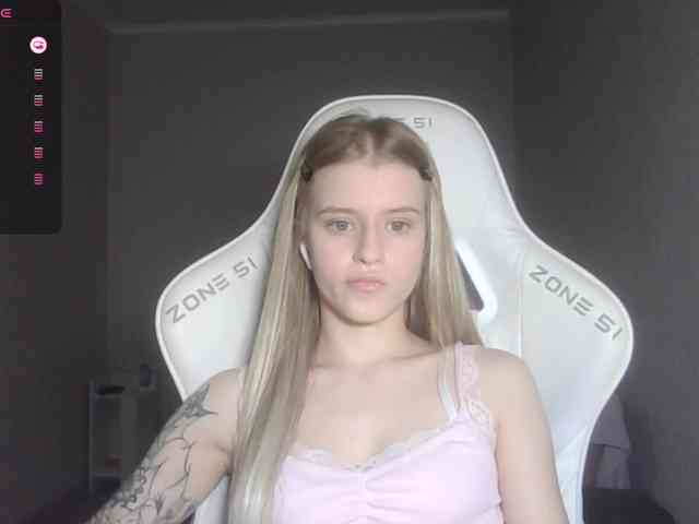 Helga_Pataki webcam