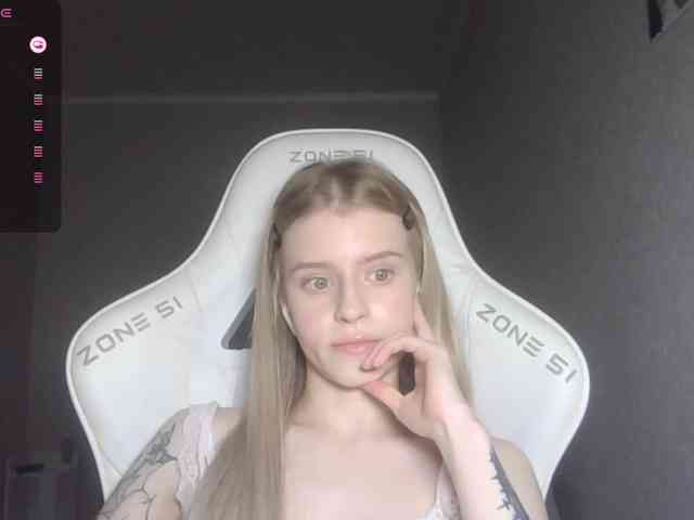 Helga_Pataki webcam