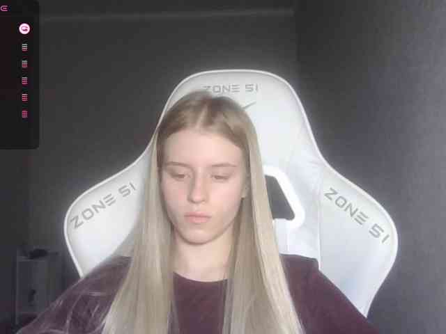 Helga_Pataki webcam