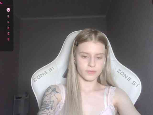 Helga_Pataki webcam