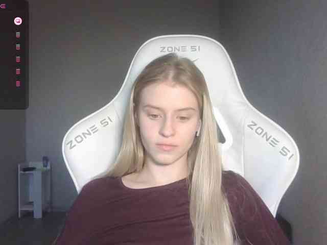 Helga_Pataki webcam