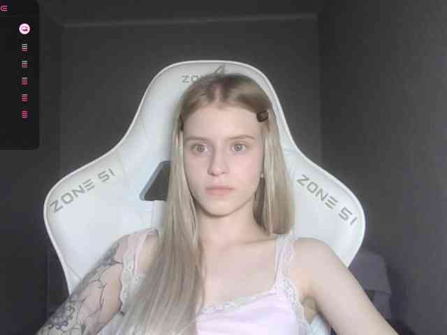 Helga_Pataki webcam