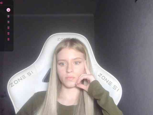 Helga_Pataki webcam