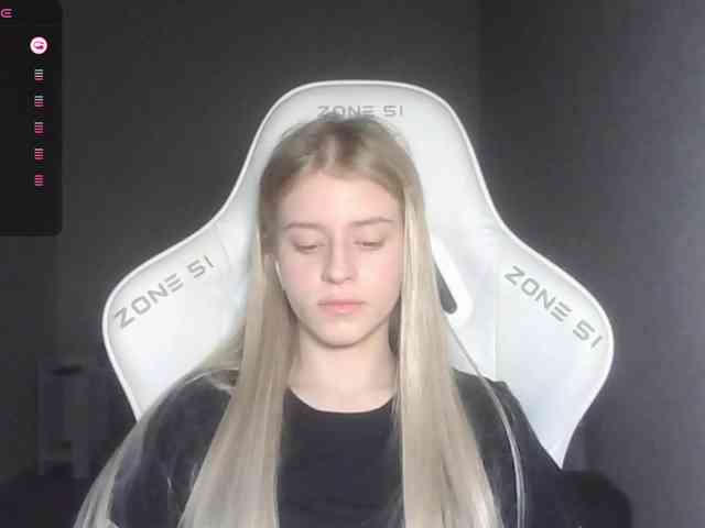 Helga_Pataki webcam