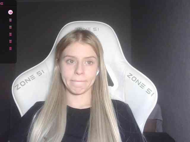 Helga_Pataki webcam