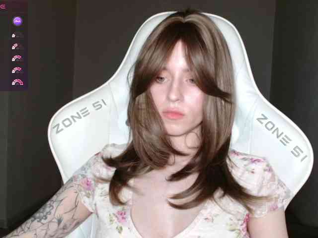 Helga_Pataki webcam