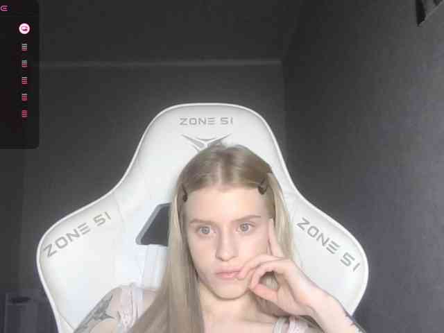 Helga_Pataki webcam