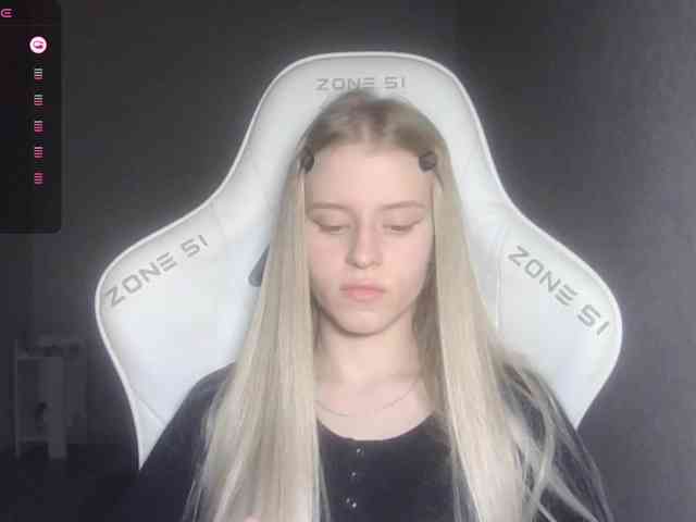 Helga_Pataki webcam