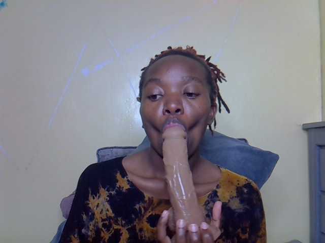 Eboniana live cam on BongaCams