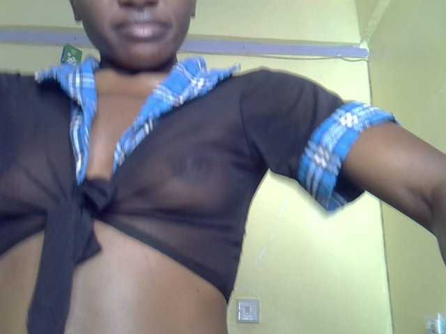 Eboniana live cam on BongaCams