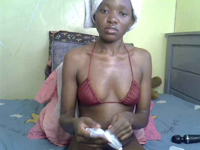 Eboniana live cam on BongaCams