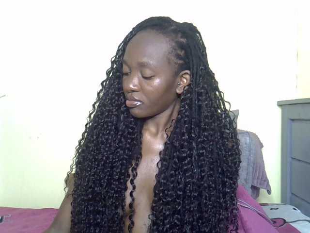 Eboniana live cam on BongaCams