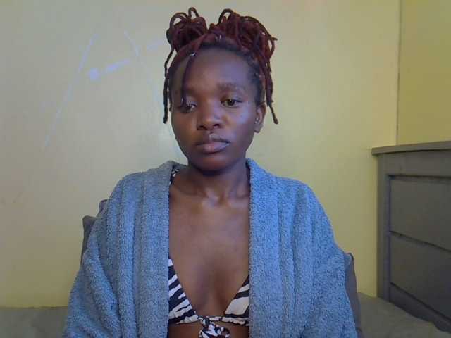 Eboniana live cam on BongaCams