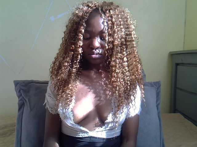 Eboniana, en vivo ahora en BongaCams