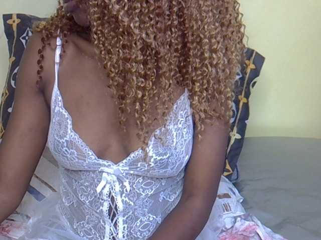Eboniana live cam on BongaCams