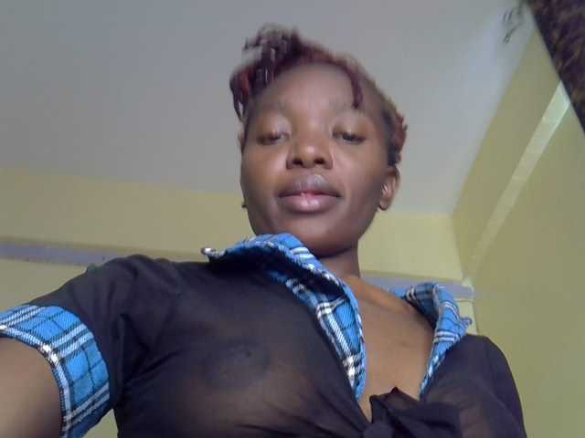 Eboniana live cam on BongaCams