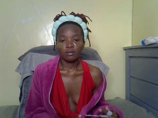 Eboniana live cam on BongaCams