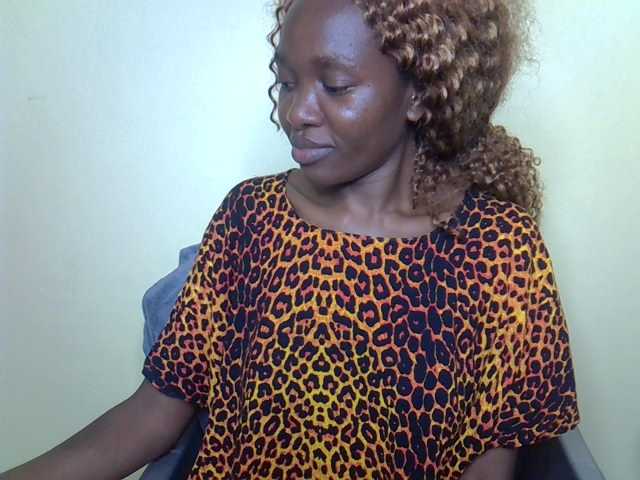 Eboniana live cam on BongaCams