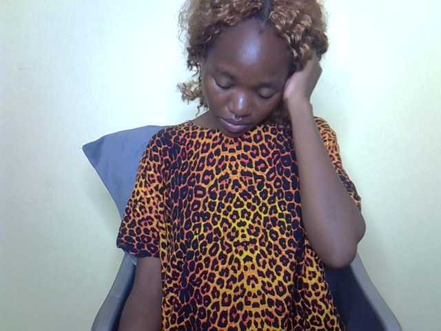 Eboniana live cam on BongaCams