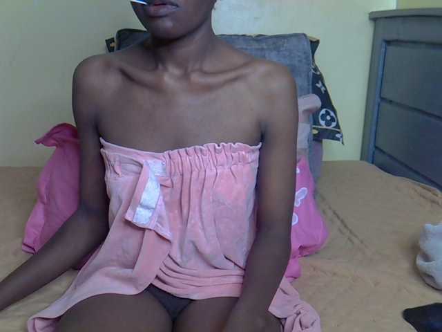 Eboniana live cam on BongaCams