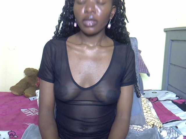 Eboniana live cam on BongaCams