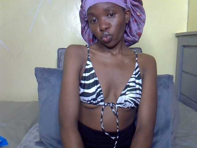 Eboniana live cam on BongaCams