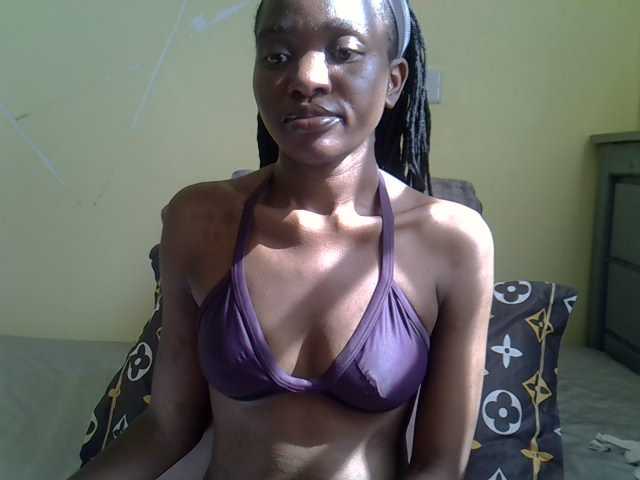 Eboniana live cam on BongaCams