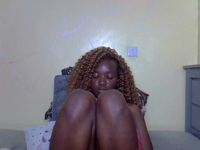 Eboniana live cam on BongaCams