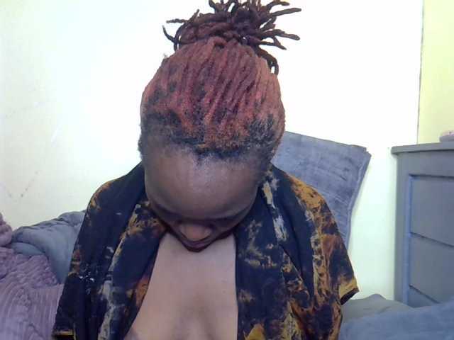 Eboniana live cam on BongaCams