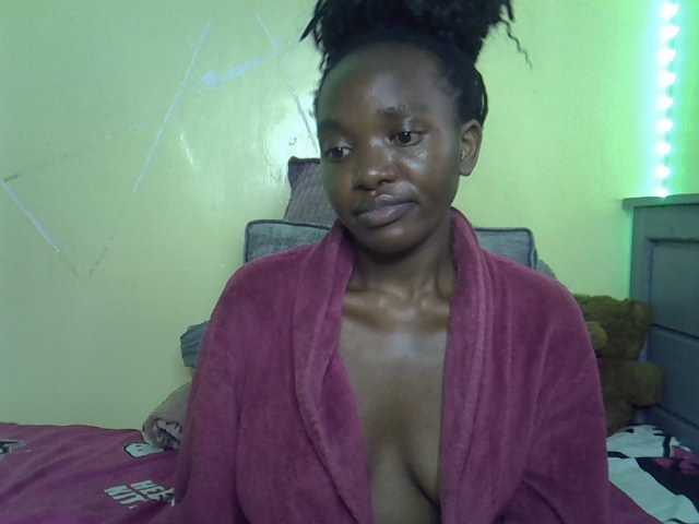Eboniana live cam on BongaCams