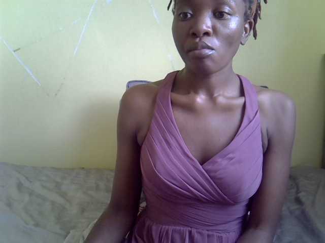 Eboniana live cam on BongaCams