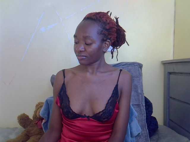 Eboniana live cam on BongaCams